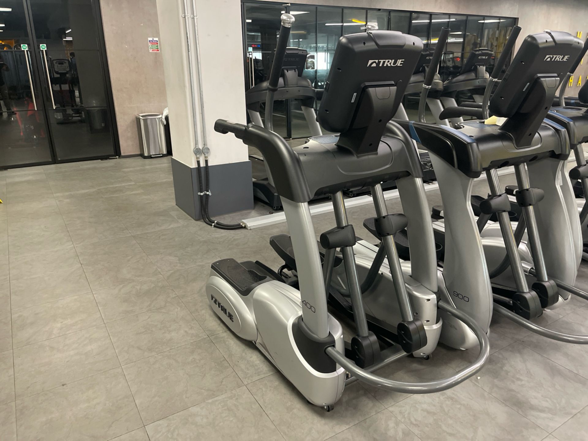 *NO RESERVE* True Fitness Cross Trainer 400