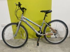 Muddyfox Synergy 26 Ladies Hybrid Bike
