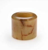 A CHINESE JADE ARCHER’S RING, QING DYNASTY, 18TH/19TH CENTURY