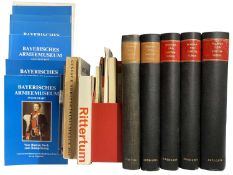 WAFFEN- UND KOSTÜMKUNDE