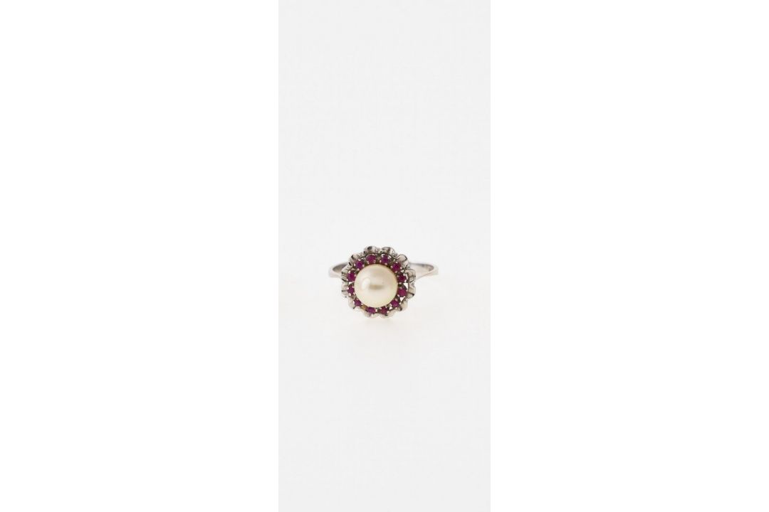 Ring mit Perle