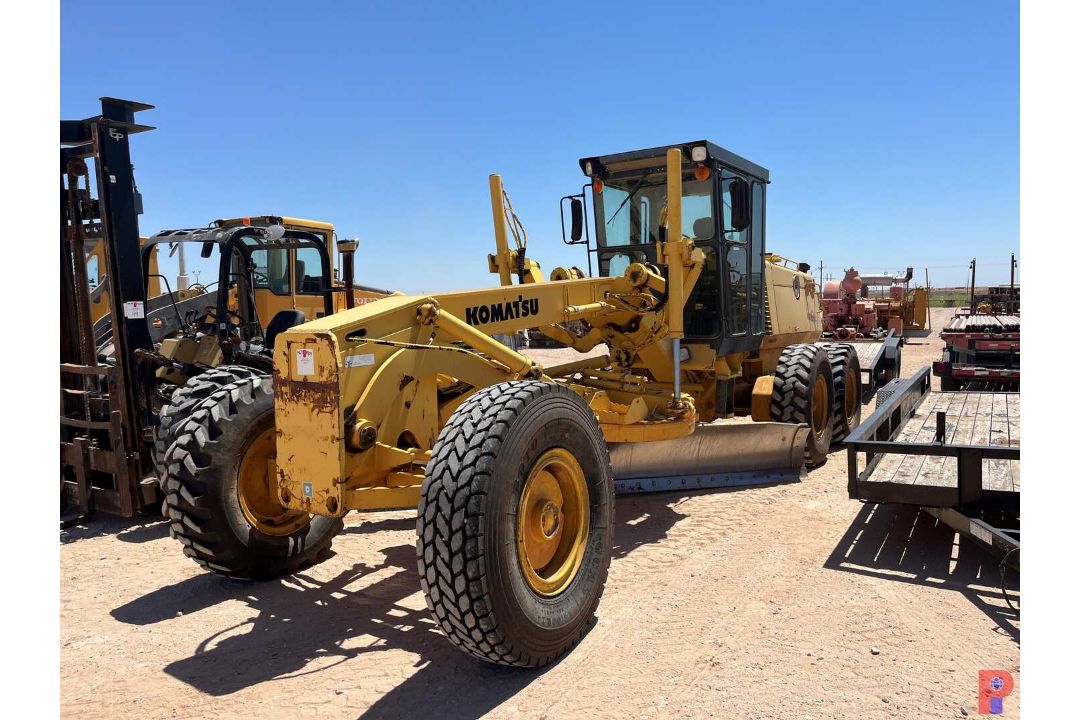 KOMATSU GD530A-2CY MOTOR GRADER 203844 - Image 3 of 8