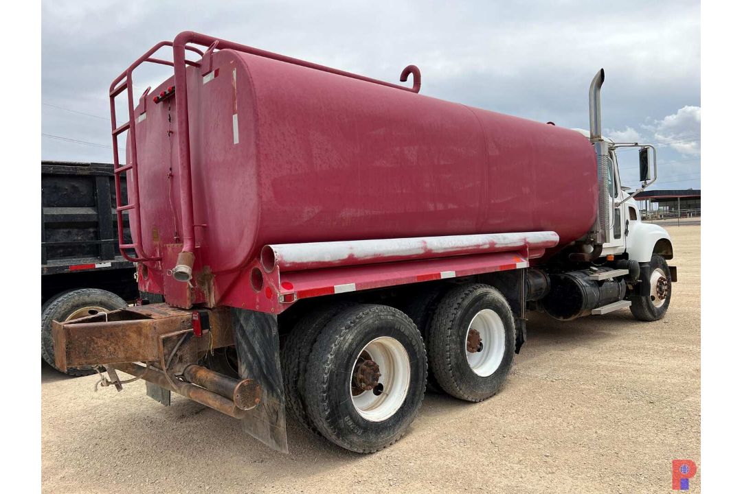 2005 MACK CV713 T/A WATER TRUCK - Image 3 of 24