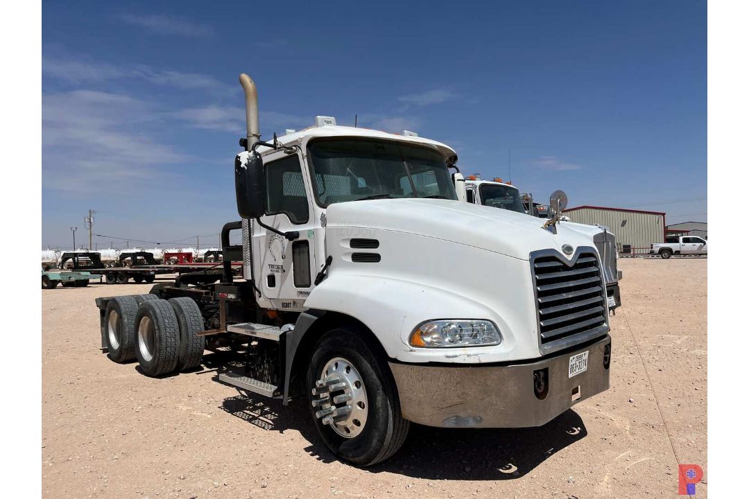 2007 MACK CXN613 T/A DAY CAB ROAD WINCH TRUCK - Image 2 of 9