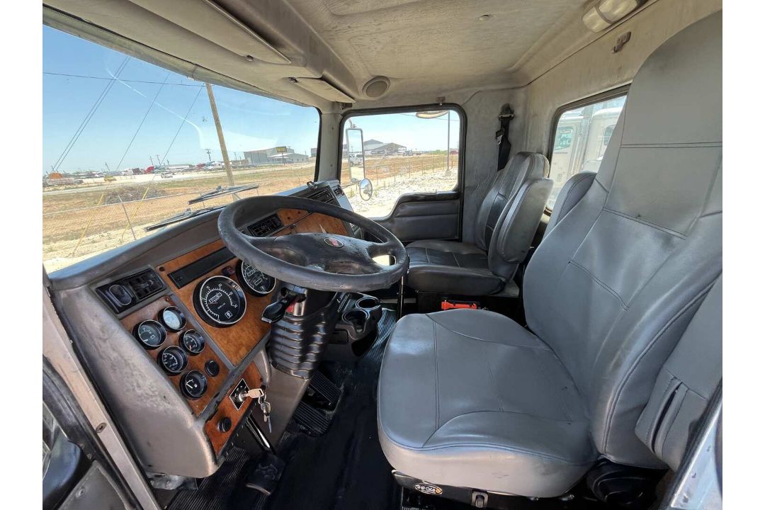 2007 KENWORTH T300 MECHANICS TRUCK - Image 12 of 14
