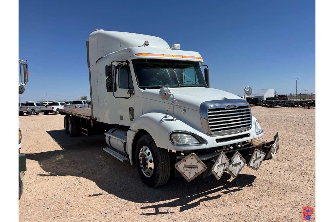2007 FREIGHTLINER COLUMBIA T/A SLEEPER FLATBED TRUCK - Image 1 of 7