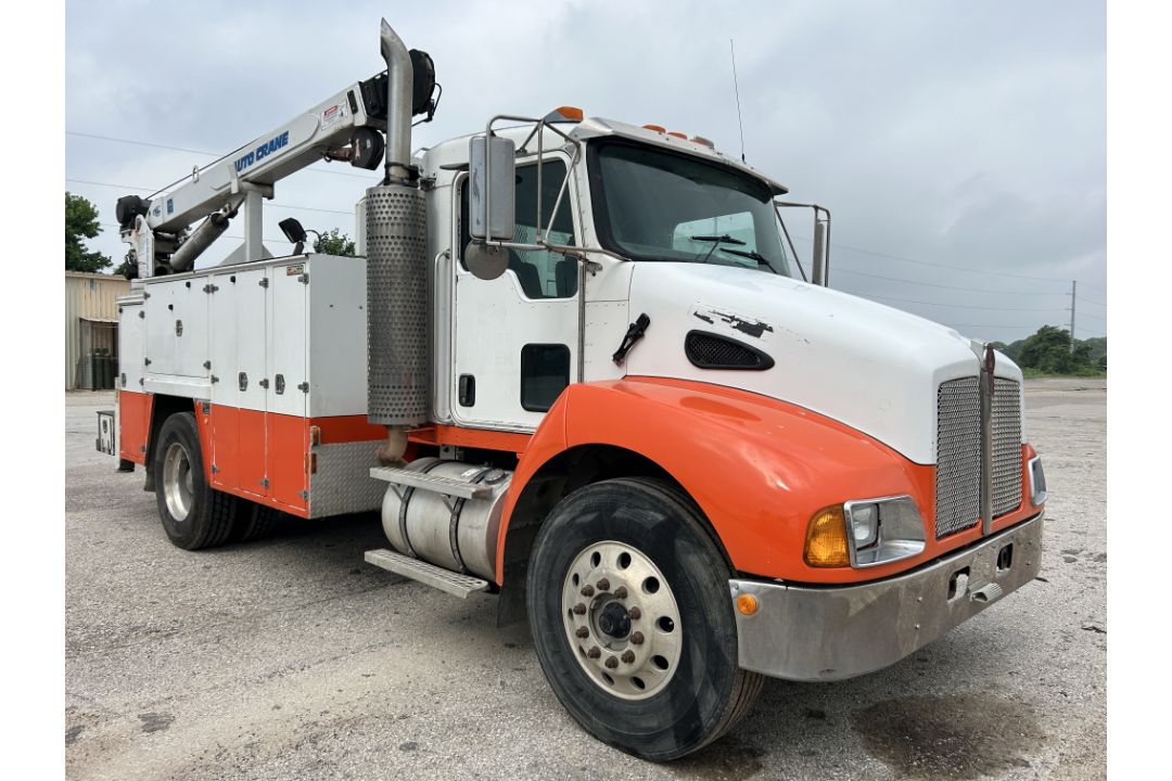 2007 KENWORTH T300 MECHANICS TRUCK - Image 2 of 14