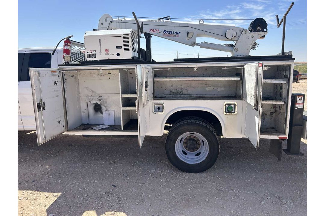 2018 FORD F-550 4X4 SERVICE TRUCK - Image 7 of 12
