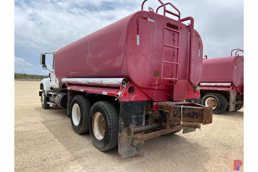 2005 MACK CV713 T/A WATER TRUCK - Image 4 of 24
