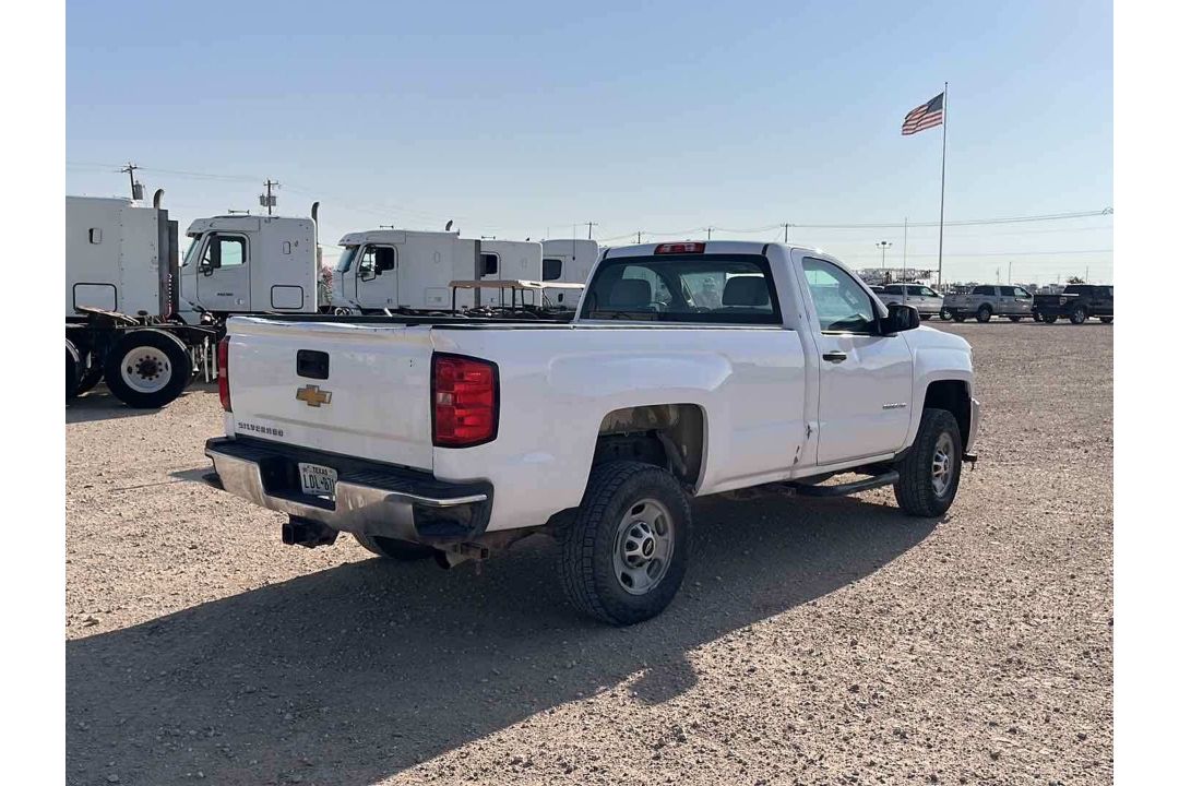 2017 CHEVROLET SILVERADO 2500 SINGLE CAB PICKUP TRUCK - Image 4 of 6