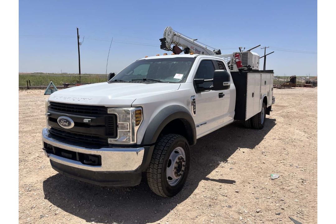 2018 FORD F-550 4X4 SERVICE TRUCK - Image 2 of 12