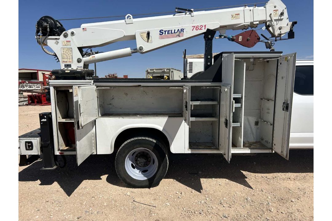 2018 FORD F-550 4X4 SERVICE TRUCK - Image 8 of 12