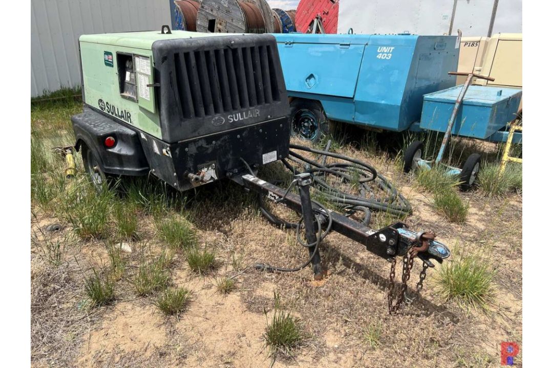 SULLAIR T/A COMPRESSOR METER READS 2168 HOURS, JOHN DEERE 2.4 LITER ENGINE ENGINE, SINGLE AXLE, ST - Image 2 of 10