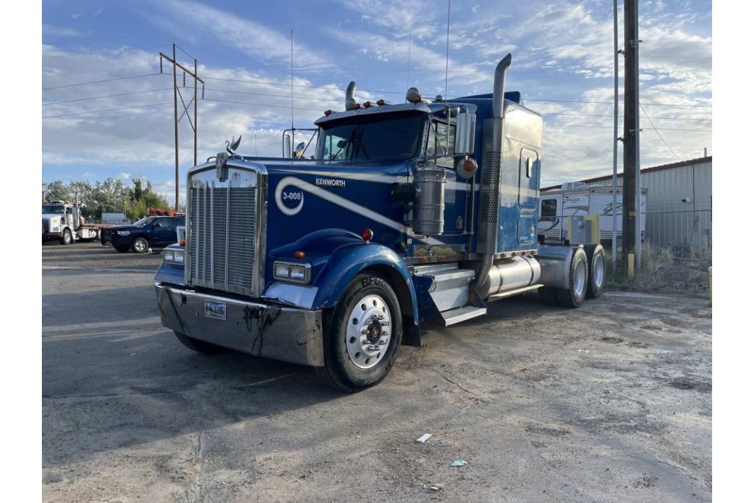 1999 KENWORTH W900 T/A SLEEPER TRUCK TRACTOR ODOMETER READS 78,394 MILES, VIN/SN: KWD69X8YR837447, - Image 1 of 10
