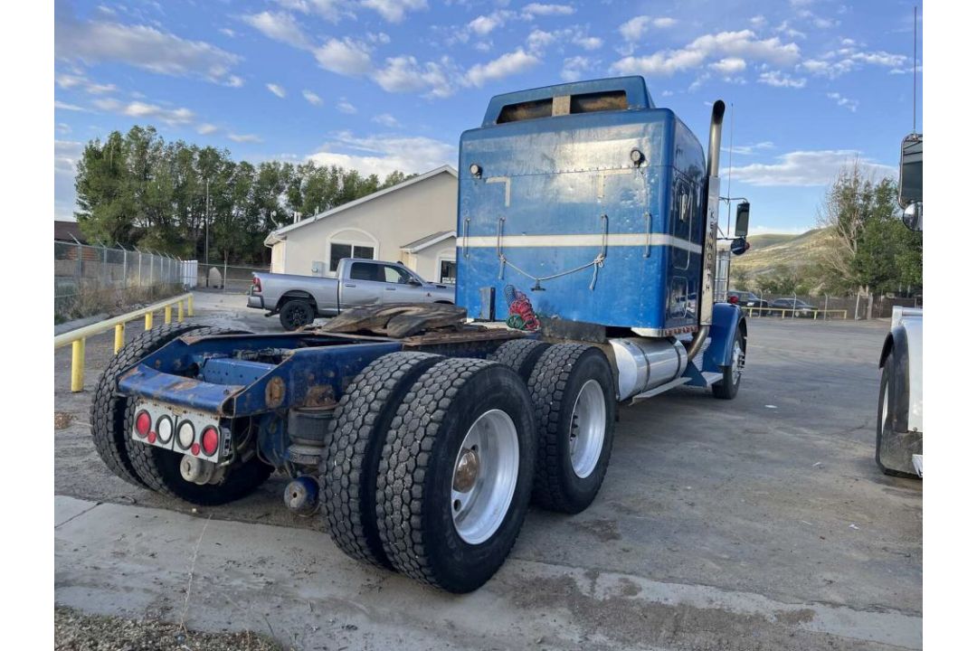 1999 KENWORTH W900 T/A SLEEPER TRUCK TRACTOR ODOMETER READS 78,394 MILES, VIN/SN: KWD69X8YR837447, - Image 3 of 10