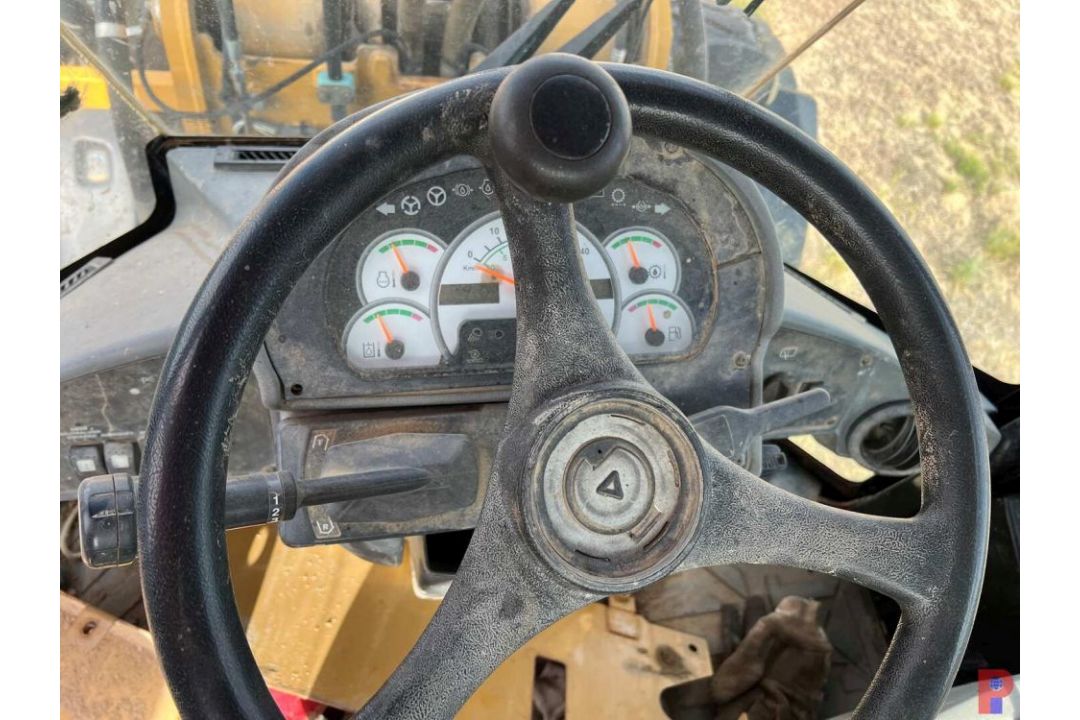 2006 CATERPILLAR 930G WHEEL LOADER VIN/SN: CAT0930GCTWR01676, 4 FORWARD GEARS, 3 REVERSE GEARS, AUX. - Image 7 of 18