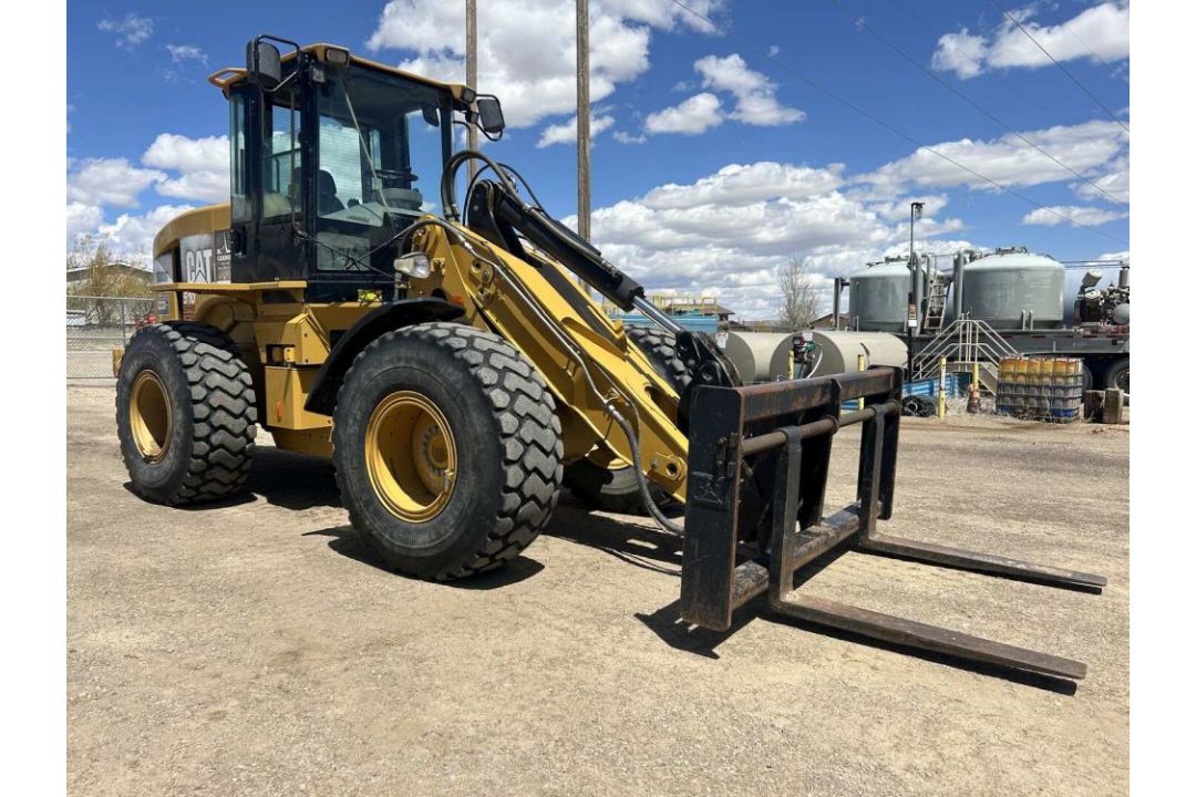 2006 CATERPILLAR 930G WHEEL LOADER CATERPILLAR 3056E ENGINE, POWERSHIFT TRANSMISSION 4-FORWARD & 3- - Image 2 of 17