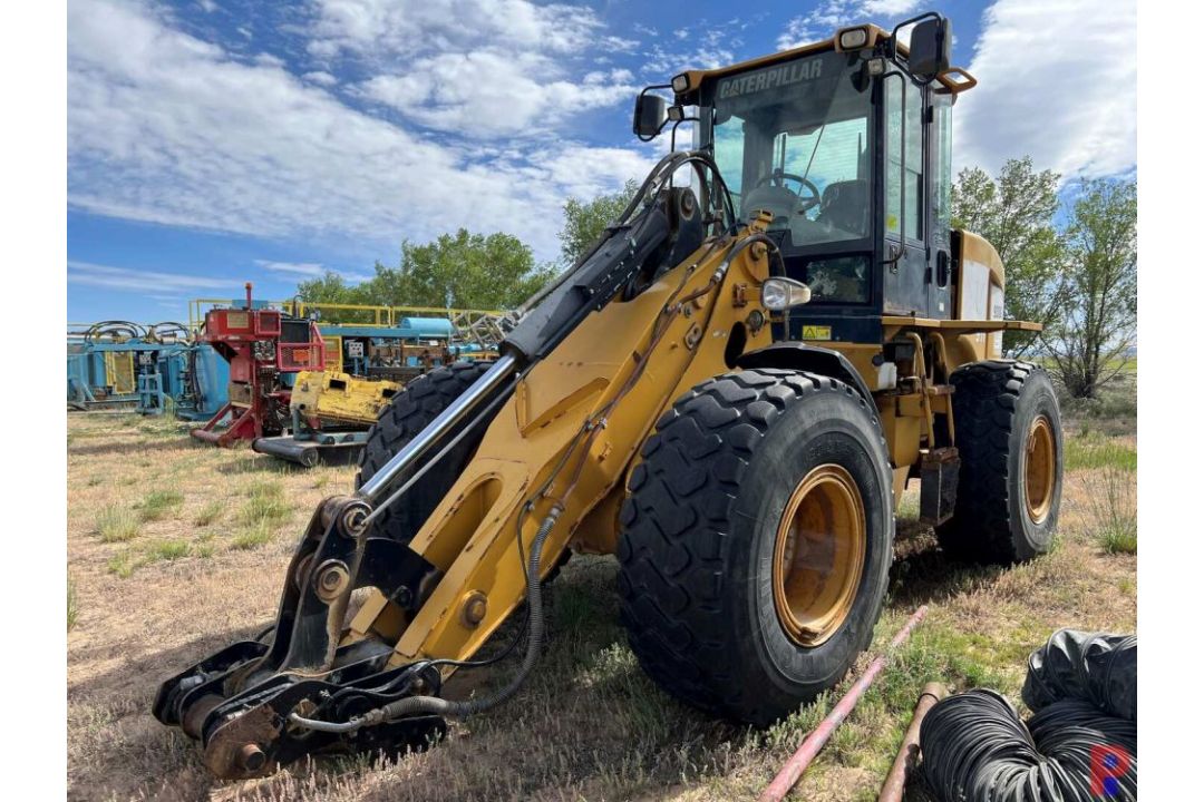 2006 CATERPILLAR 930G WHEEL LOADER VIN/SN: CAT0930GCTWR01676, 4 FORWARD GEARS, 3 REVERSE GEARS, AUX. - Image 1 of 18