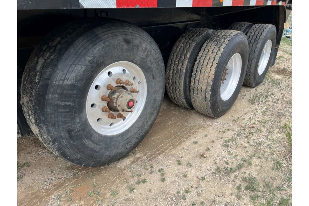 2012 PETERBILT 367 T/A DAYCAB GIN POLE TRUCK ODOMETER READS 122742 MILES, METER READS 8733 HOURS, - Image 12 of 19