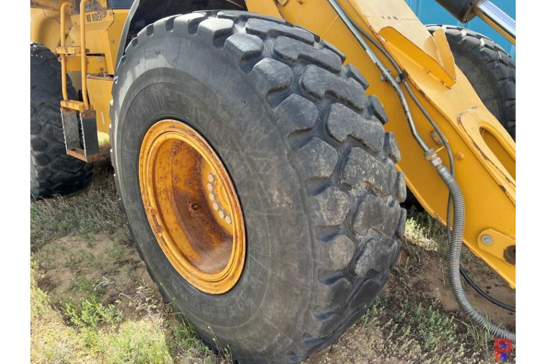 2006 CATERPILLAR 930G WHEEL LOADER VIN/SN: CAT0930GCTWR01676, 4 FORWARD GEARS, 3 REVERSE GEARS, AUX. - Image 15 of 18