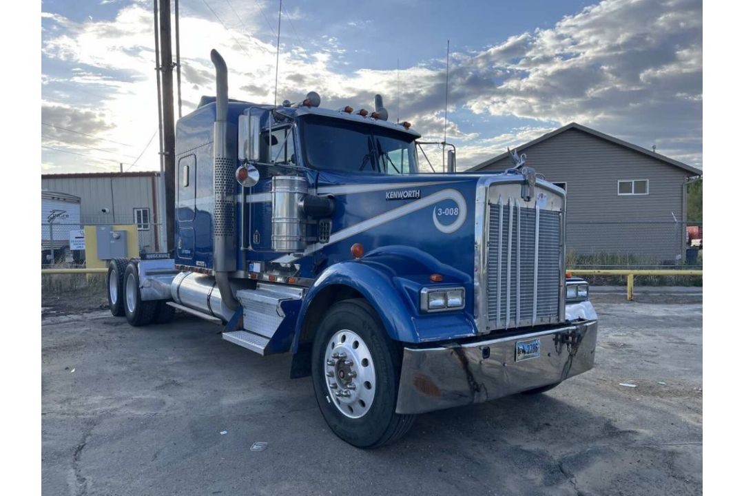 1999 KENWORTH W900 T/A SLEEPER TRUCK TRACTOR ODOMETER READS 78,394 MILES, VIN/SN: KWD69X8YR837447, - Image 2 of 10