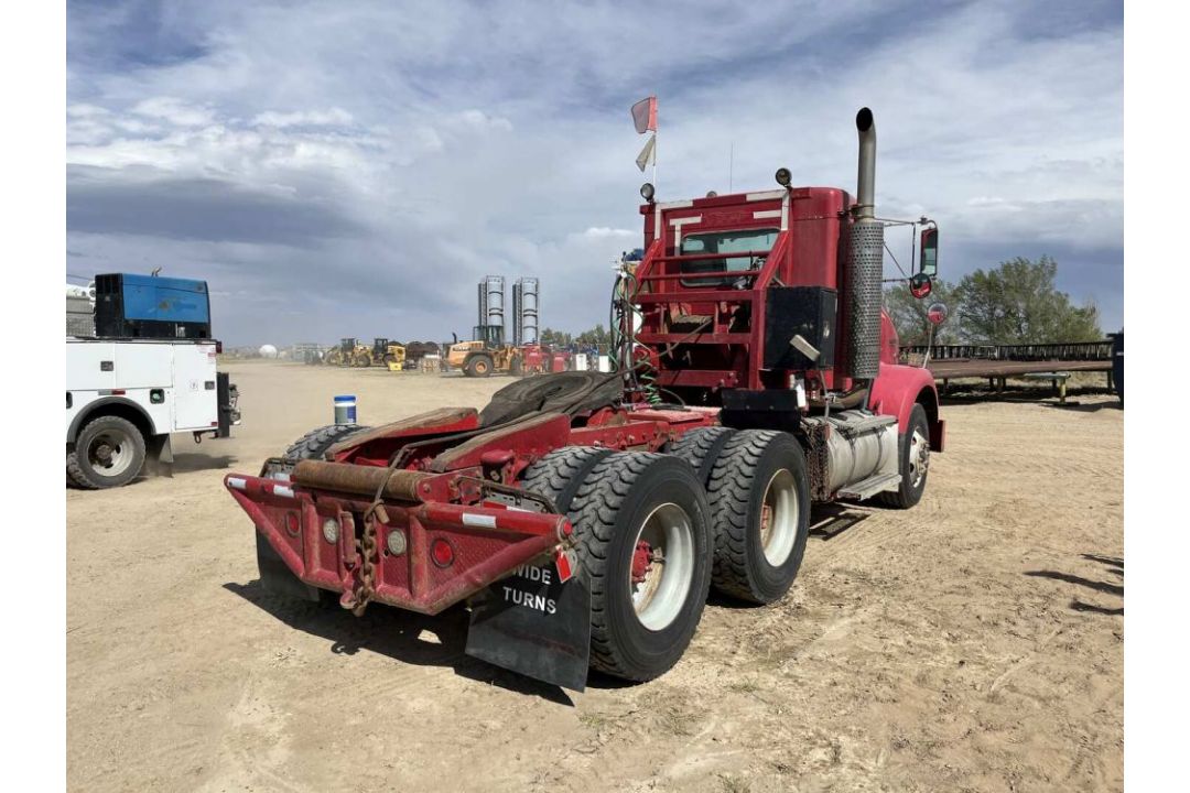 2007 KENWORTH T800 T/A DAYCAB WINCH TRUCK ODOMETER READS 154448 MILES, METER READS 11356 HOURS, - Image 4 of 13