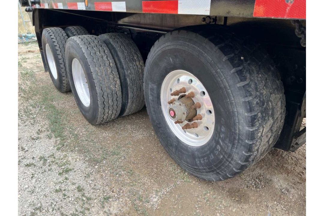 2012 PETERBILT 367 T/A DAYCAB GIN POLE TRUCK ODOMETER READS 122742 MILES, METER READS 8733 HOURS, - Image 13 of 19