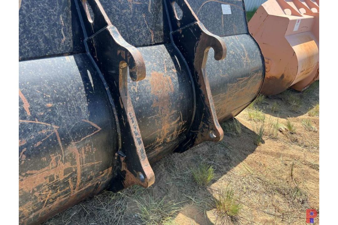 CATERPILLAR 98" BUCKET 15615 - Image 3 of 3