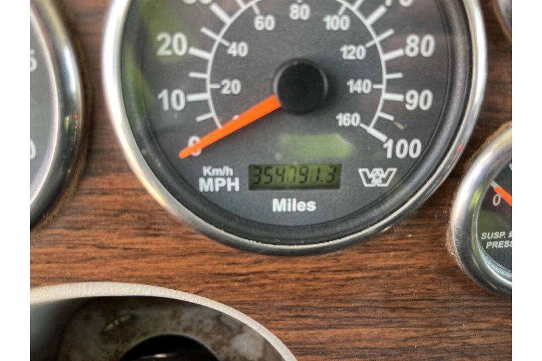 2014 WESTERN STAR 4900 T/A SLEEPER HAUL TRUCK ODOMETER READS 354791 MILES, VIN/SN: - Image 7 of 11