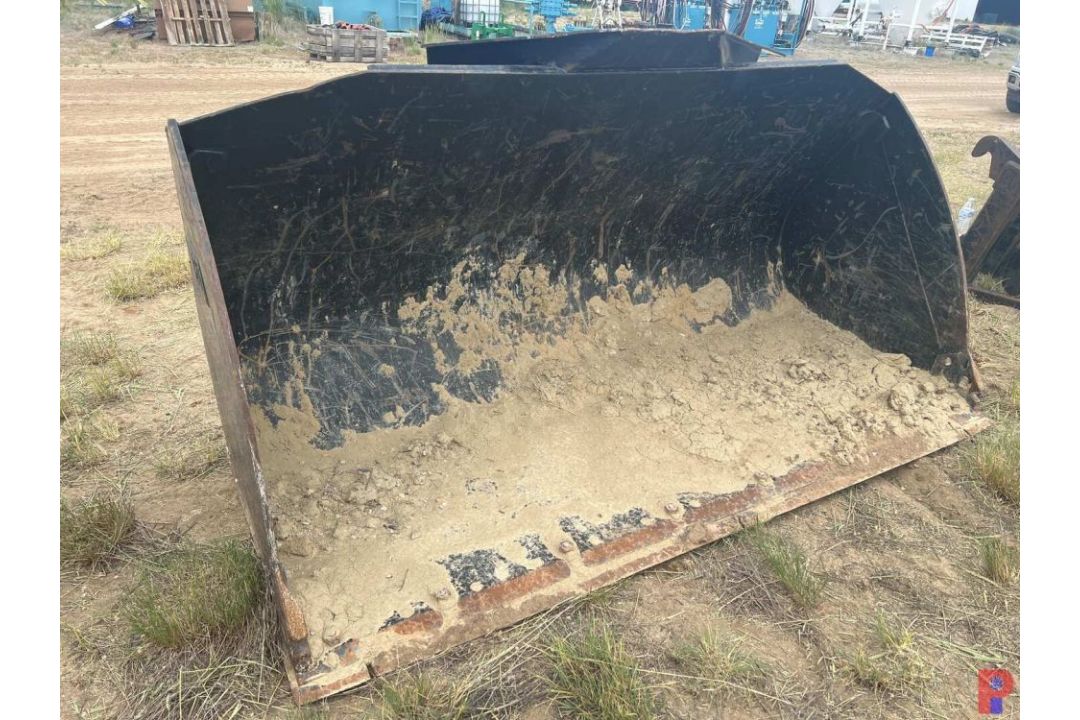 CATERPILLAR 98" BUCKET 15594 - Image 1 of 3