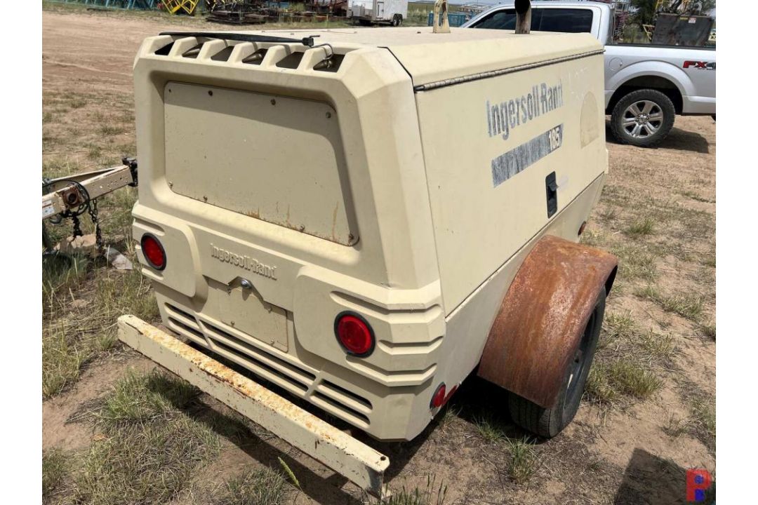 INGERSOL RAND 185 TRAILER MOUNTED S/A AIR COMPRESSOR METER READS 1530 HOURS, JOHN DEERE 4045DF - Image 3 of 12