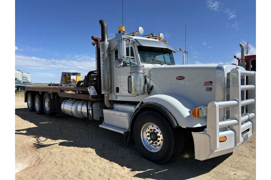 2013 PETERBILT 367 TRI AXLE DAY CAB GIN POLE WINCH TRUCK P/B CUMMINS ISX15, EATON FULLER 18 SPD., - Image 2 of 25
