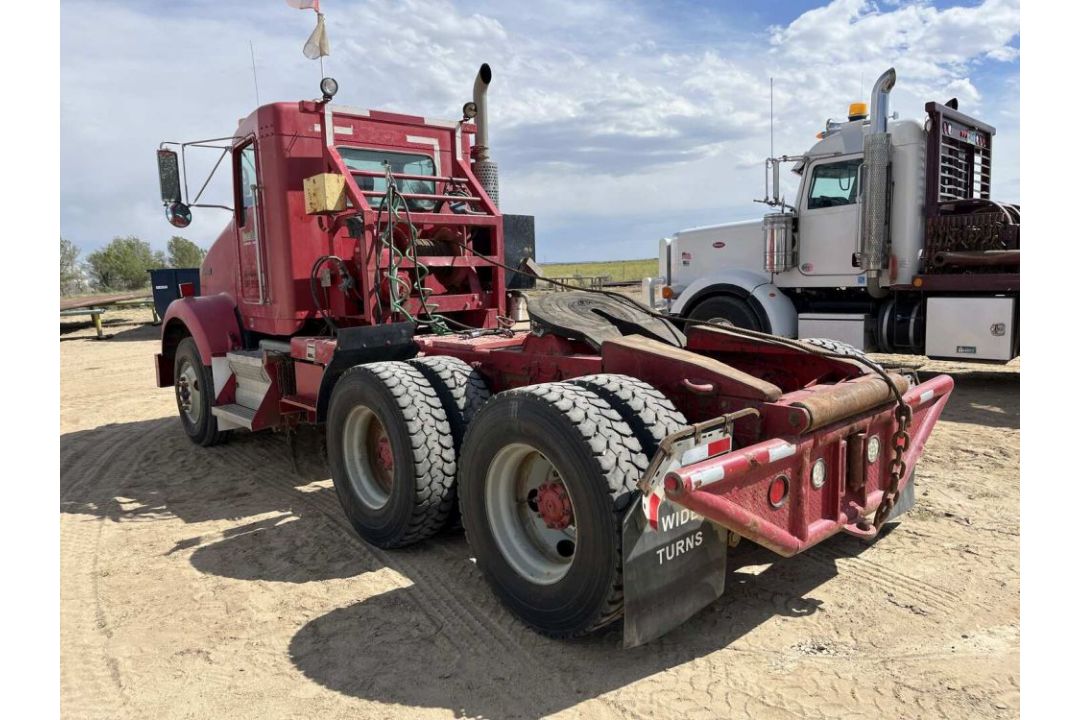 2007 KENWORTH T800 T/A DAYCAB WINCH TRUCK ODOMETER READS 154448 MILES, METER READS 11356 HOURS, - Image 5 of 13