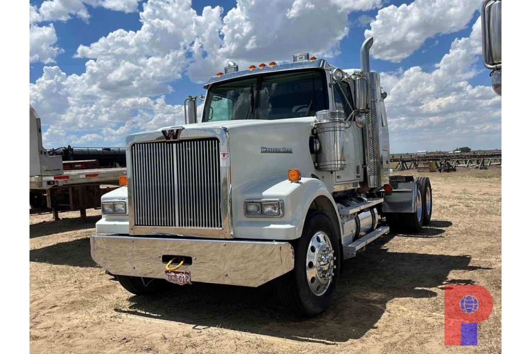 2014 WESTERN STAR 4900 T/A SLEEPER HAUL TRUCK ODOMETER READS 354791 MILES, VIN/SN: - Image 1 of 11