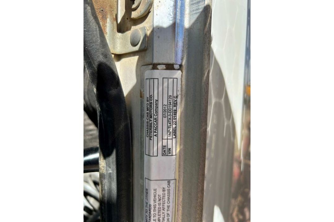 2013 PETERBILT 367 TRI AXLE DAY CAB GIN POLE WINCH TRUCK P/B CUMMINS ISX15, EATON FULLER 18 SPD., - Image 18 of 25