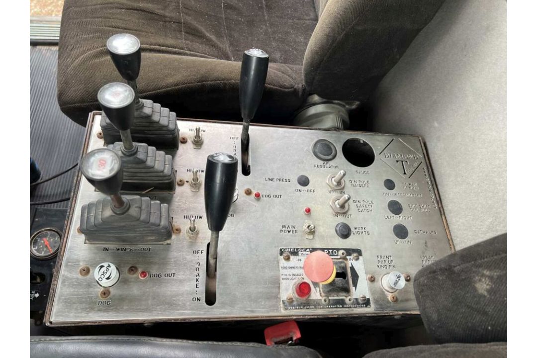 2012 PETERBILT 367 T/A DAYCAB GIN POLE TRUCK ODOMETER READS 122742 MILES, METER READS 8733 HOURS, - Image 16 of 19