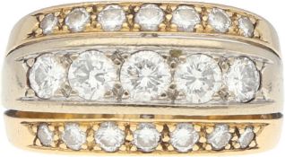 Brillant-Ring Zeitloses Design, signiert Bucherer, in Weissgold/Gelbgold 18K mit 3 Reihen Brillanten