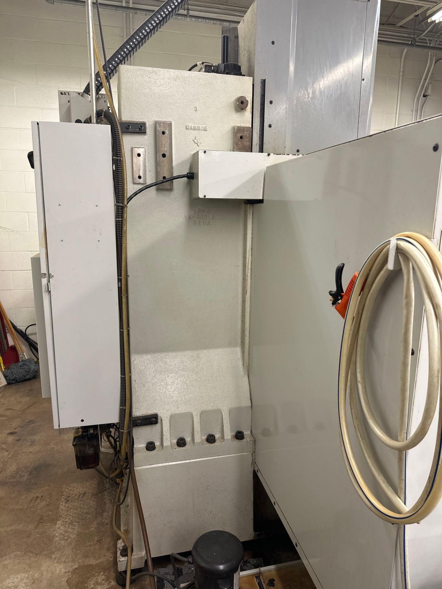 1999 HAAS VF-3 VERTICAL MACHINING CENTER - Image 21 of 23