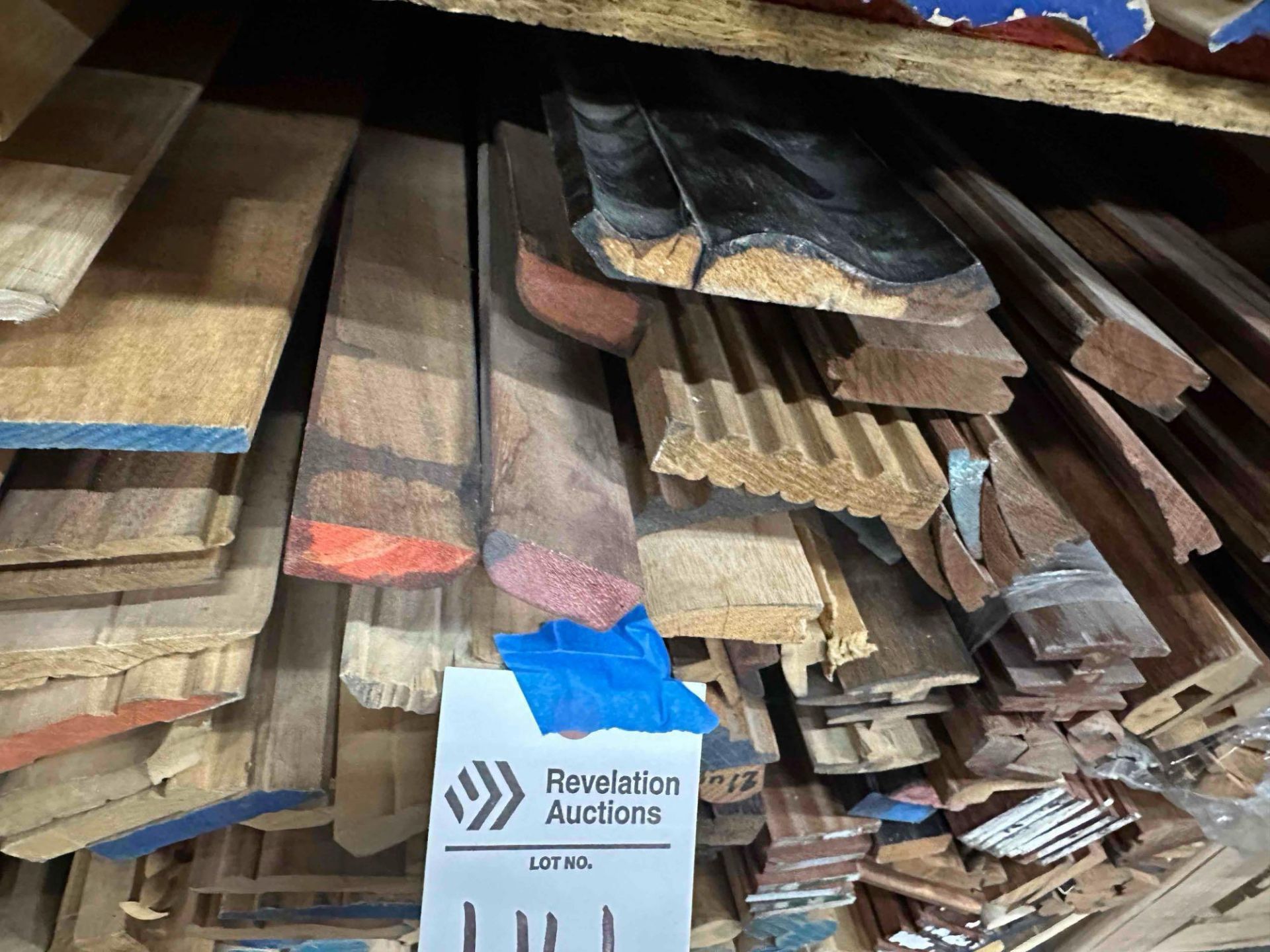APPROX. 3700 LINEAR FT. OF MULTIPLE TYPES OF MOLDING - CASE, SCRIBE, CUSTOM, ROUND STOCK AND RAILING - Image 6 of 6