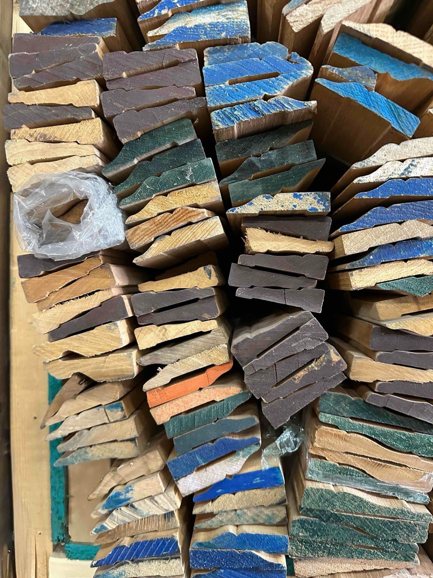 APPROX. 4200 OF CASE AND BASEBOARD MOLDING - Image 2 of 6