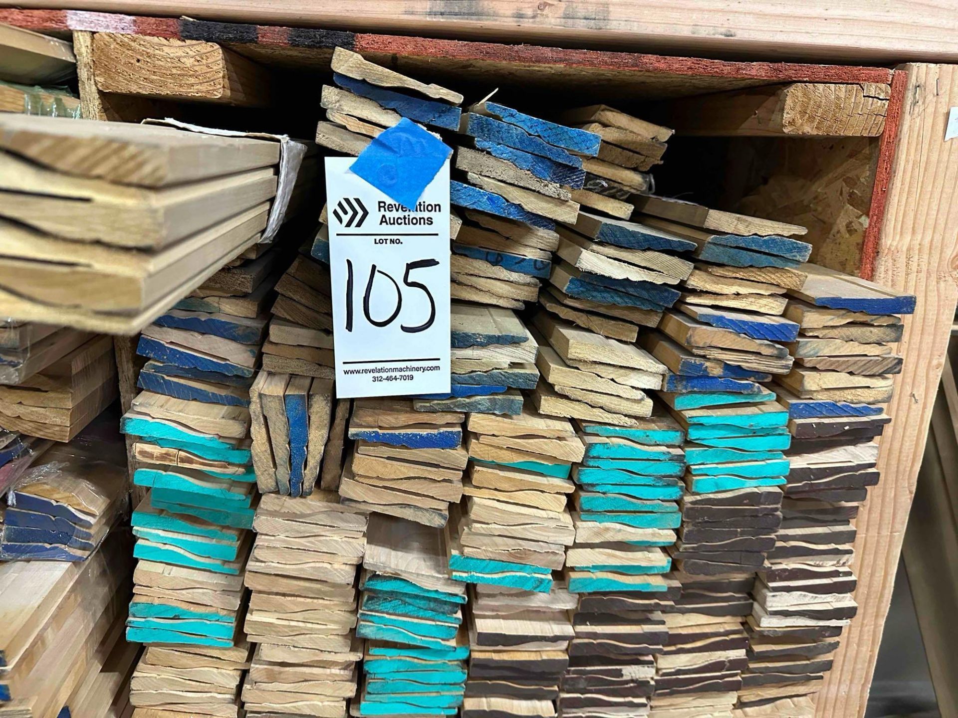 APPROX. 2600 LINEAR FEET OF CASE MOLDING