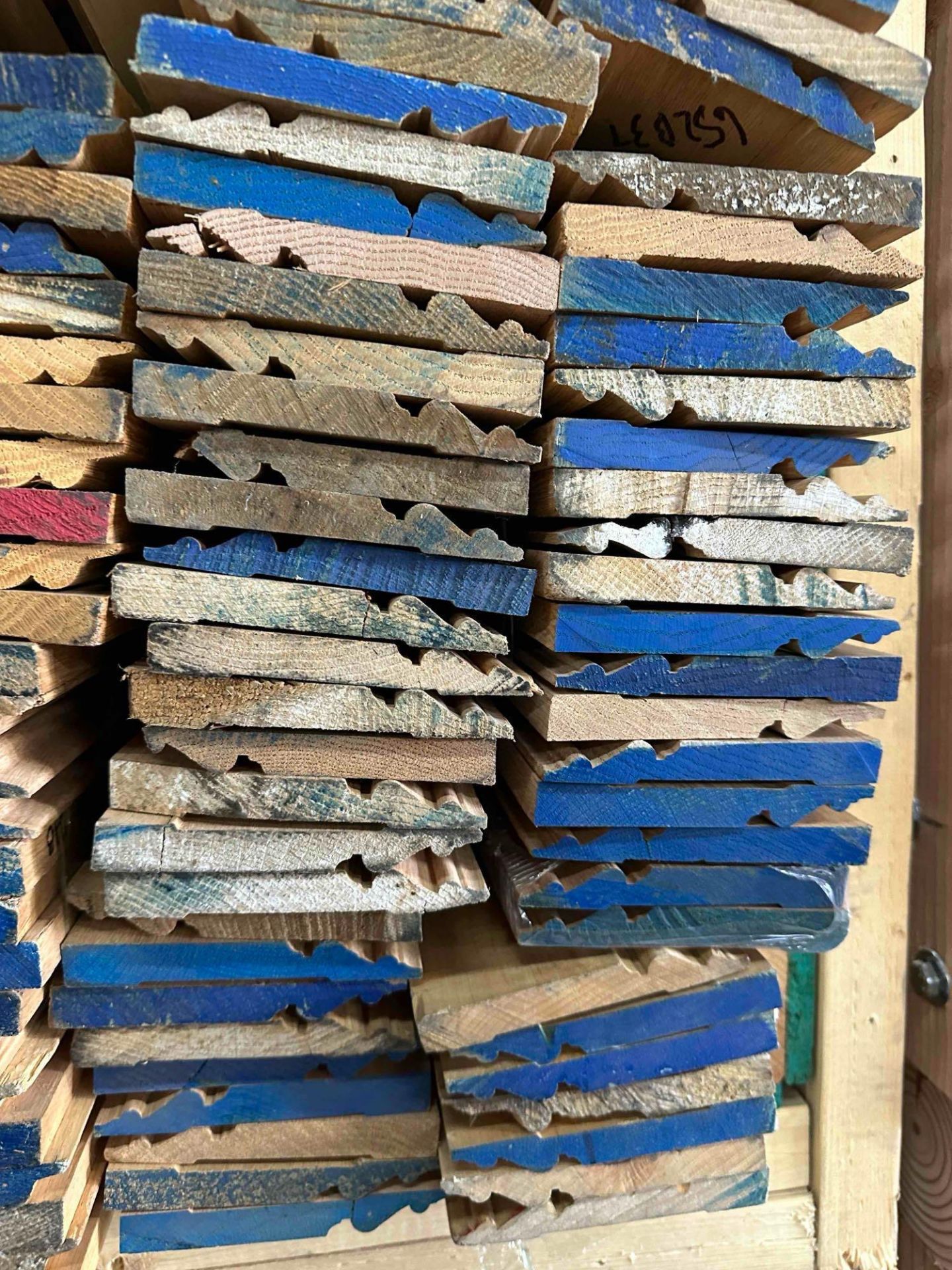 APPROX. 2500 LINEAR FEET OF CASE AND BASEBOARD MOLDING - Image 5 of 5
