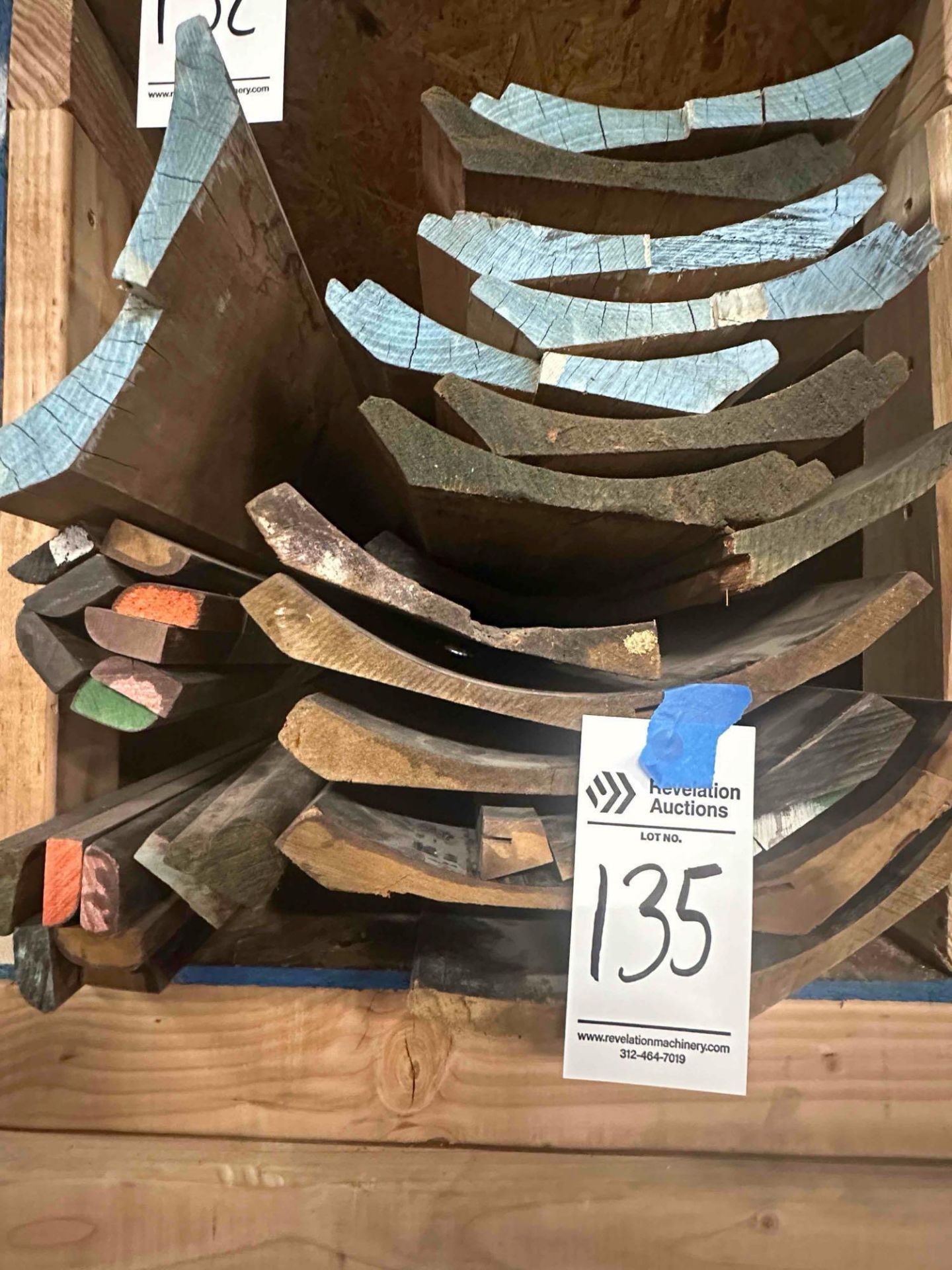 APPROX. 420 LINEAR FEET OF CROWN AND CUSTOM MOLDING
