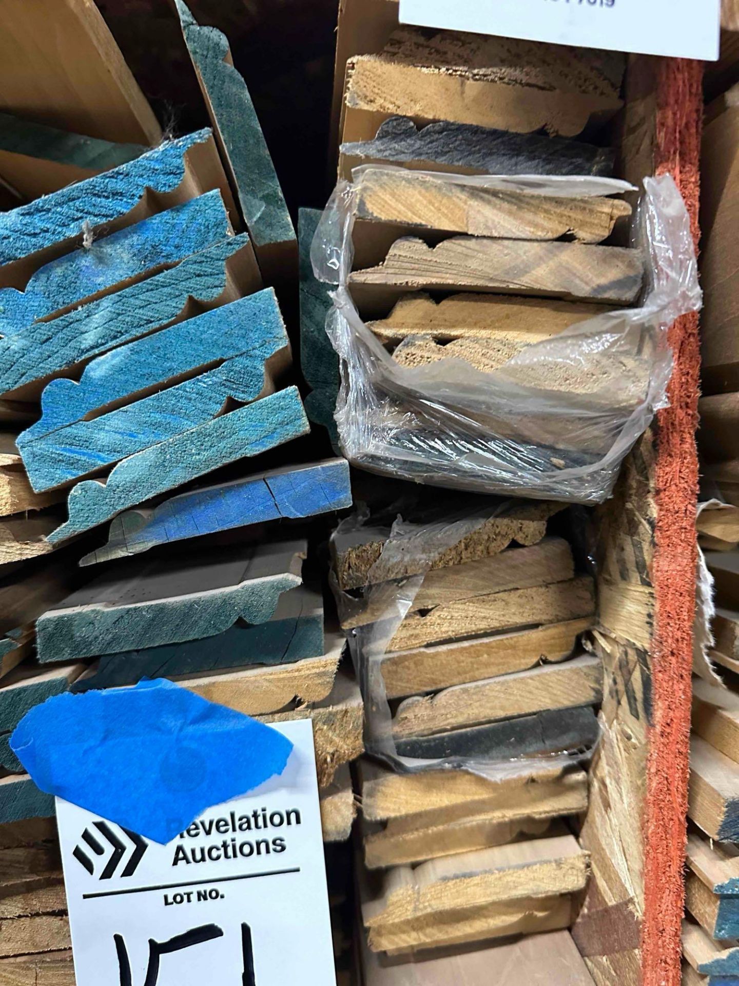 APPROX. 2350 LINEAR FEET OF CASE MOLDING - Image 4 of 4