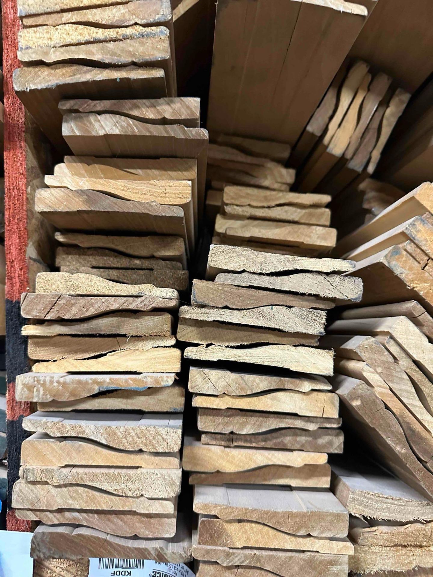 APPROX. 3400 LINEAR FEET OF CASE MOLDING - Image 3 of 5