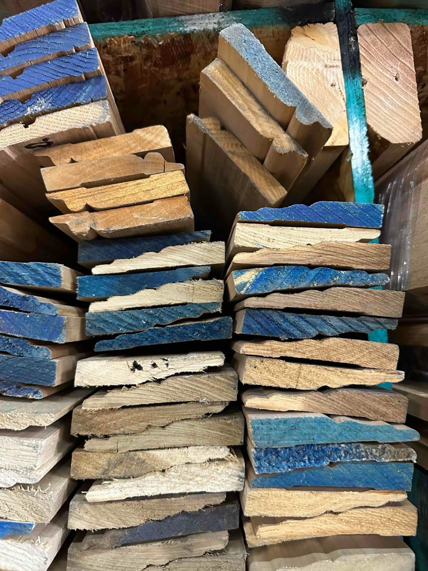 APPROX. 4200 OF CASE AND BASEBOARD MOLDING - Image 4 of 6