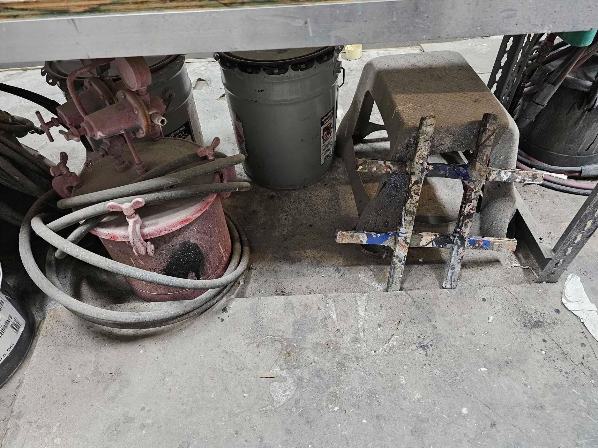 COL-MET CHEMICAL PAINT AND STORAGE ROOM, PAINT KITCHEN, (WITH CONTENTS) - Image 17 of 18