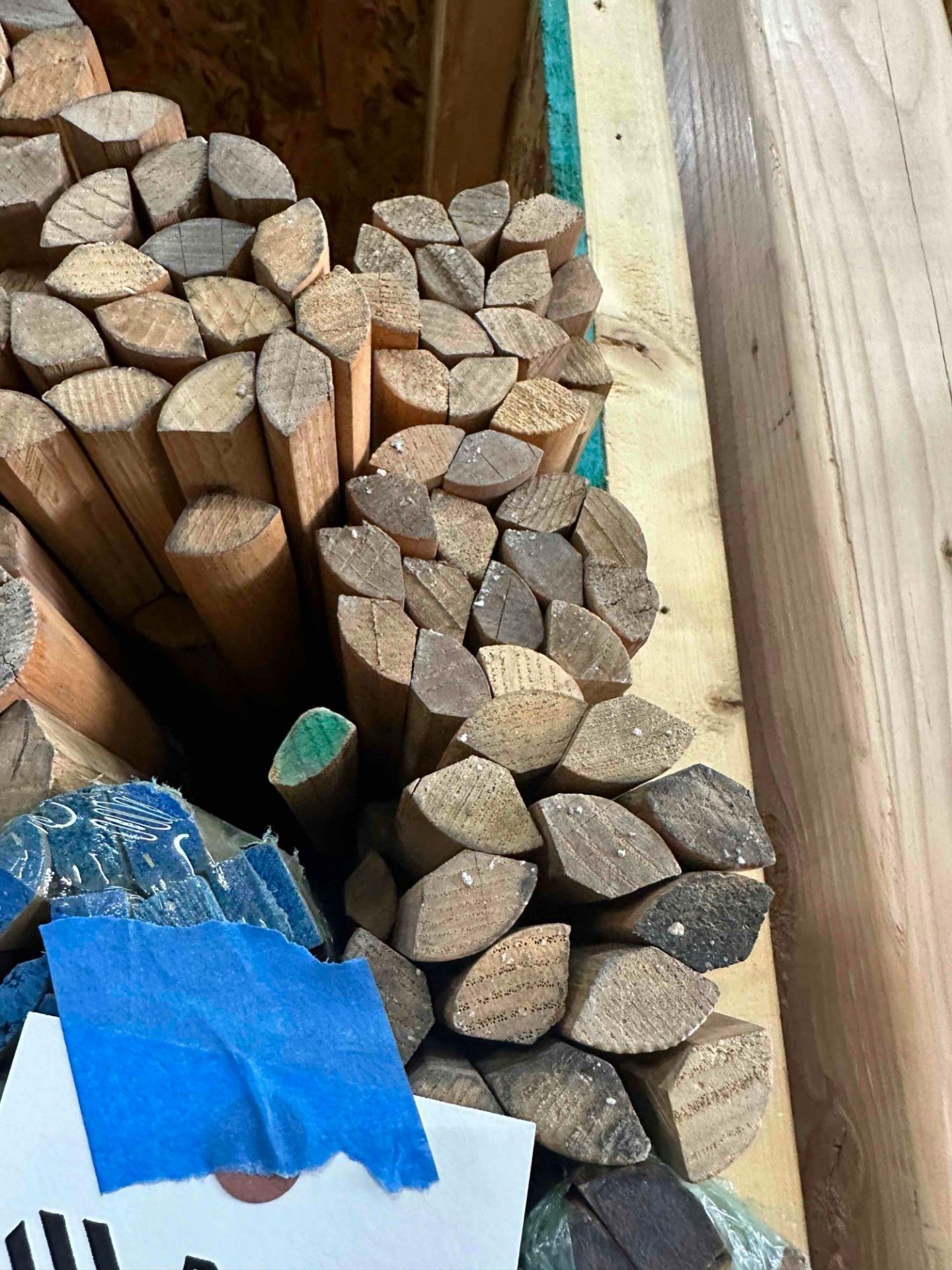 APPROX. 7500 LINEAR FEET OF QUARTER ROUND MOLDING - Image 4 of 4