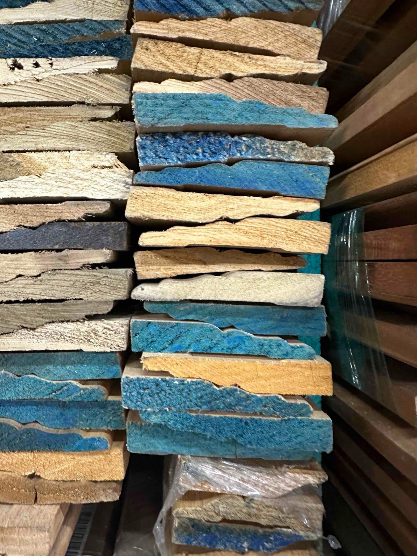 APPROX. 4200 OF CASE AND BASEBOARD MOLDING - Image 5 of 6