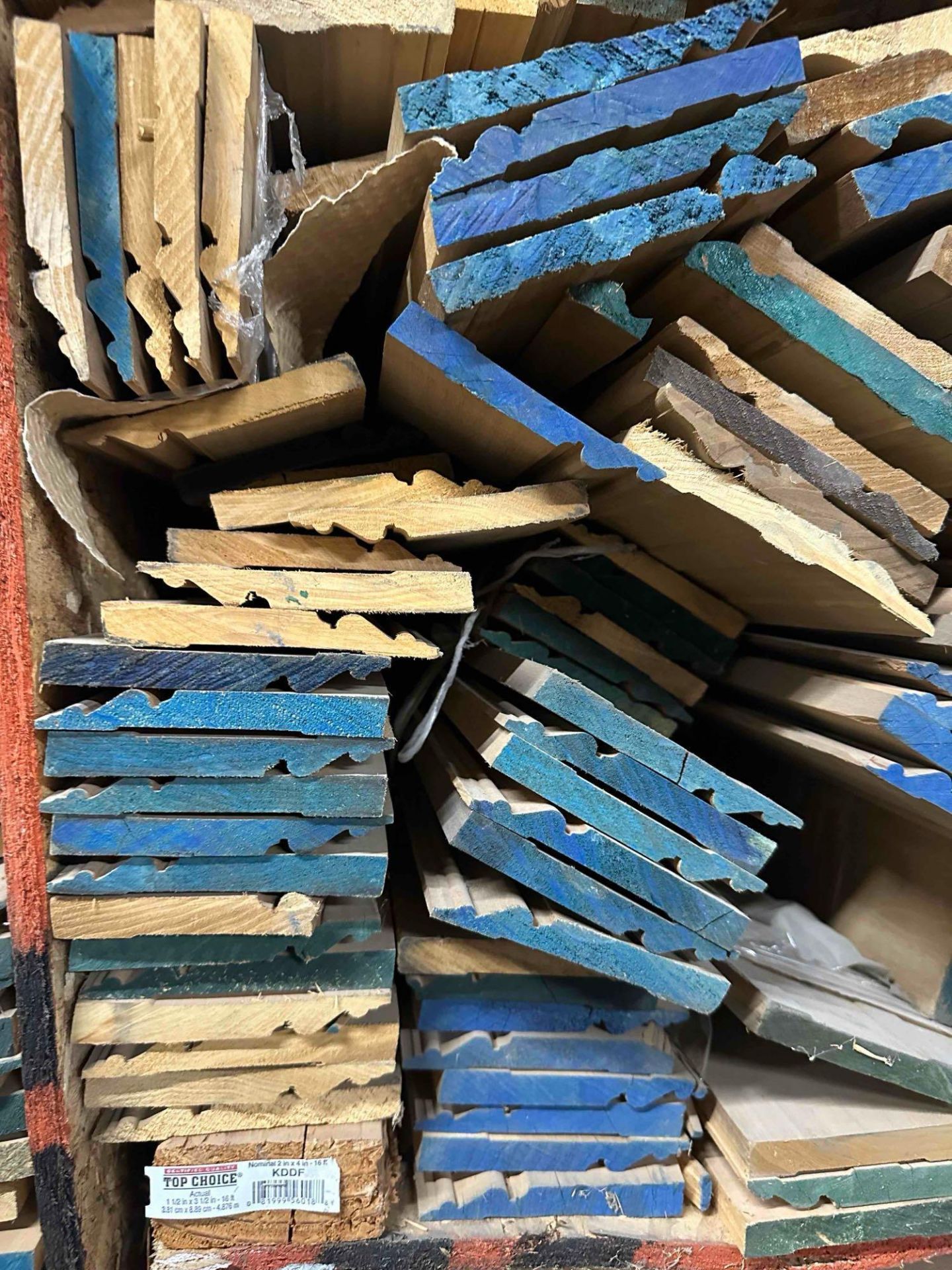 APPROX. 1000 LINEAR FEET OF BASEBOARD MOLDING - Image 3 of 3